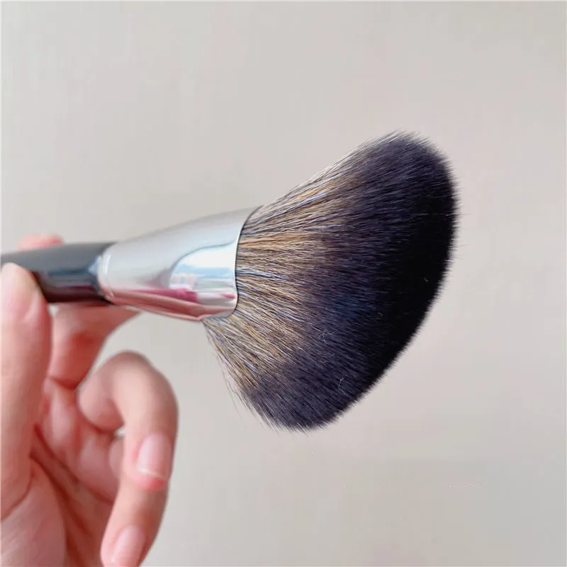 Fashion Simple Makeup Side Face Angled Shadow Brush